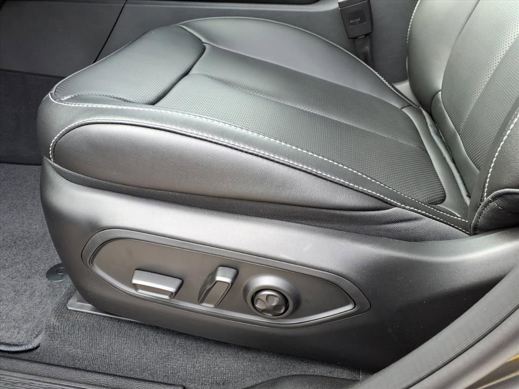 New 2025 Jeep Grand Cherokee Limited w/ Luxury Tech Group II image 10