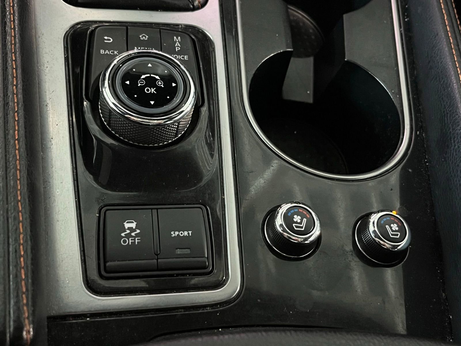 Used 2022 Nissan Maxima SR w/ Sport Mat Group FWD image 29