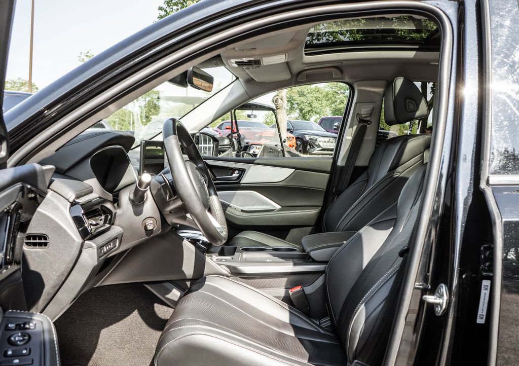 Used 2025 Acura MDX SH-AWD w/ Technology Package image 22