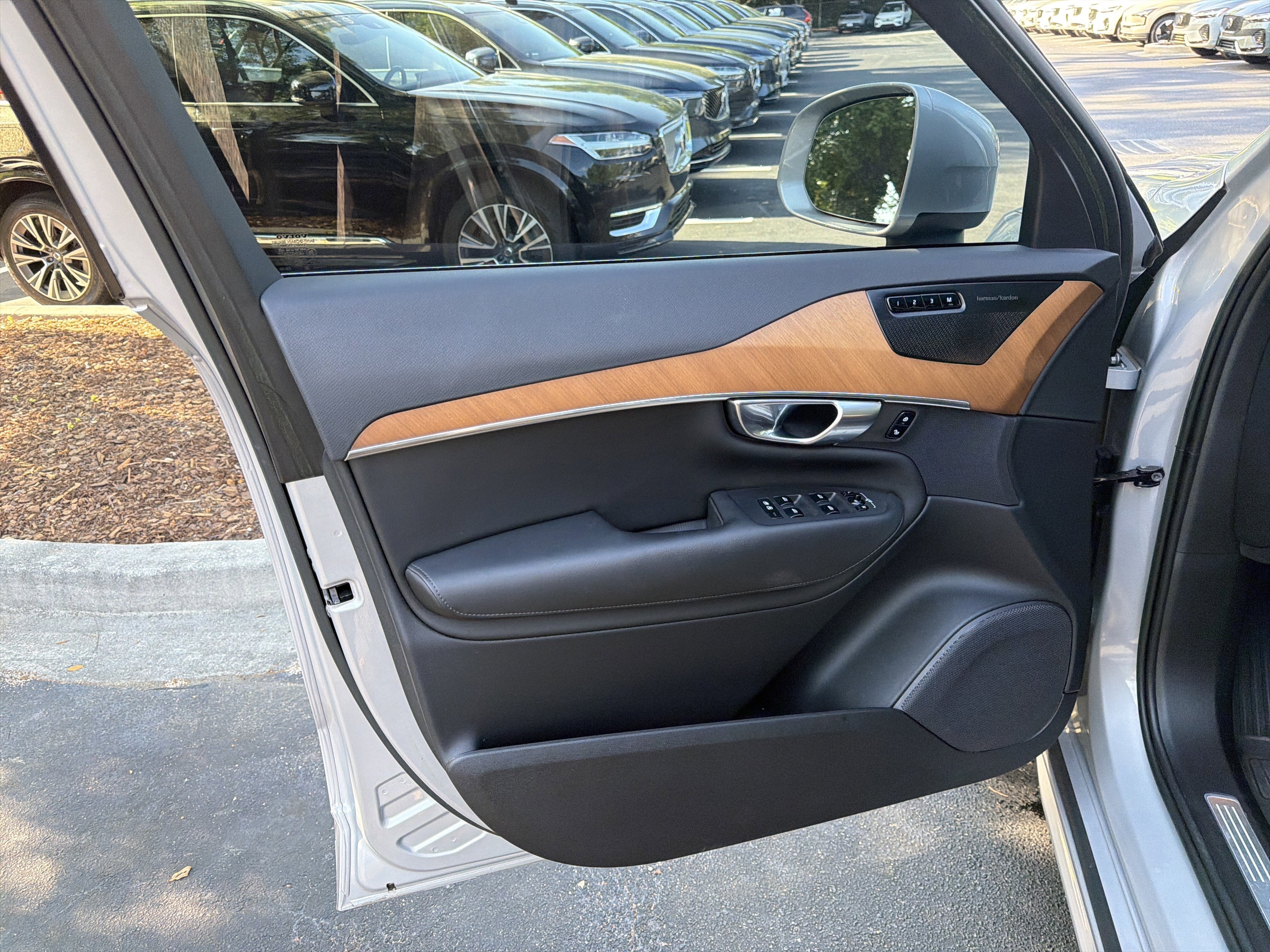 Certified 2023 Volvo XC90 B5 Plus w/ Protection Package Premier AWD/4WD image 14