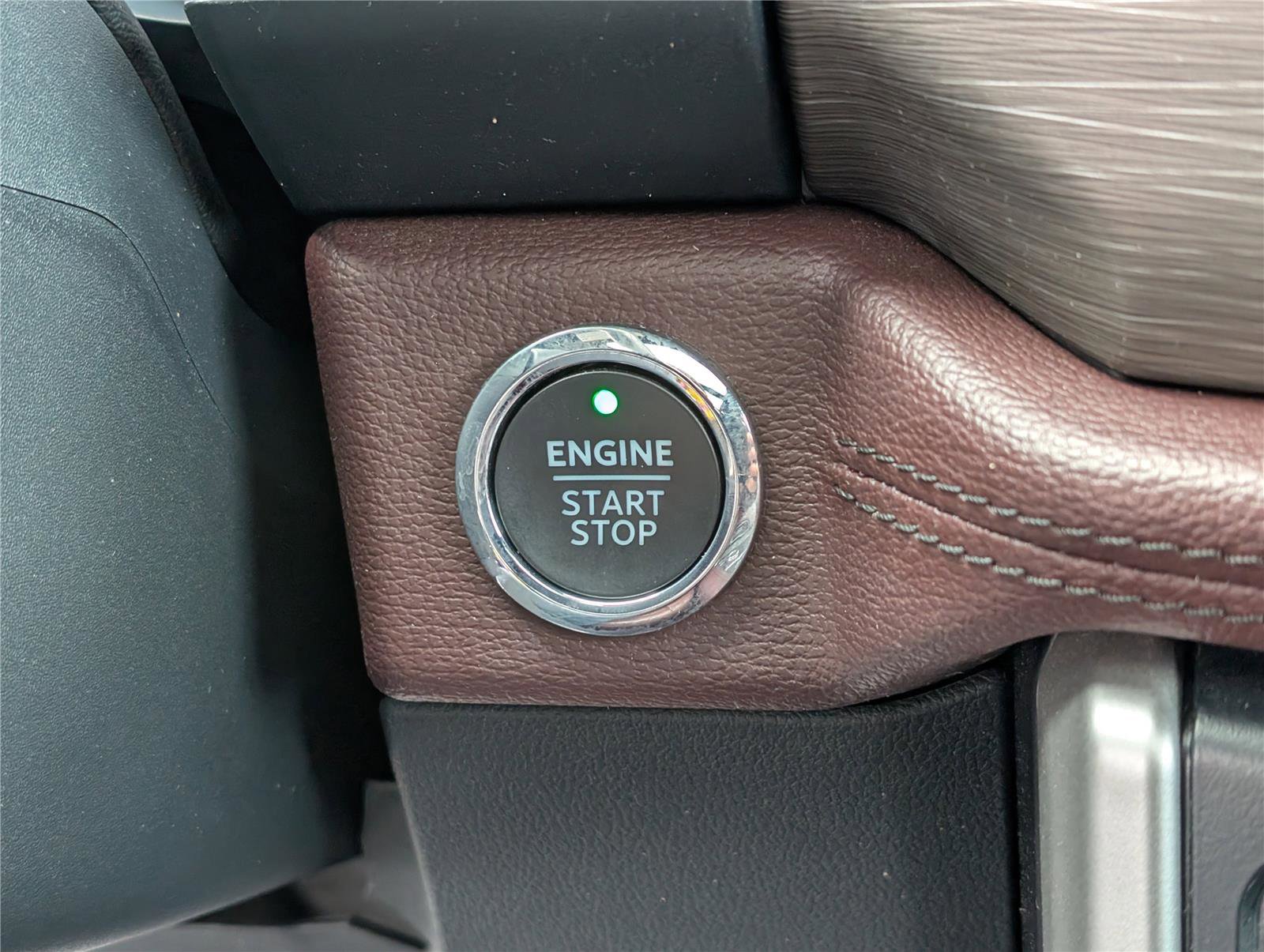 Used 2024 Ford Expedition Limited image 26