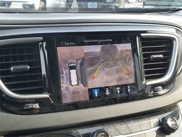 Used 2020 Chrysler Pacifica Touring-L Plus w/ Advanced Safetytec Group image 15