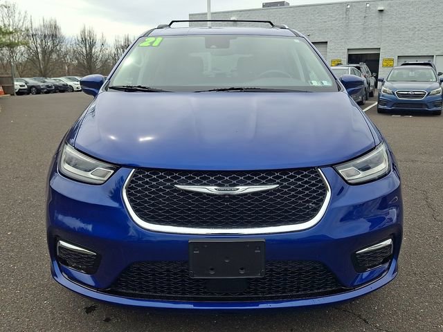 Used 2021 Chrysler Pacifica Touring-L image 2