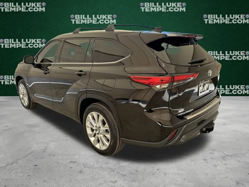 Used 2021 Toyota Highlander Limited image 8