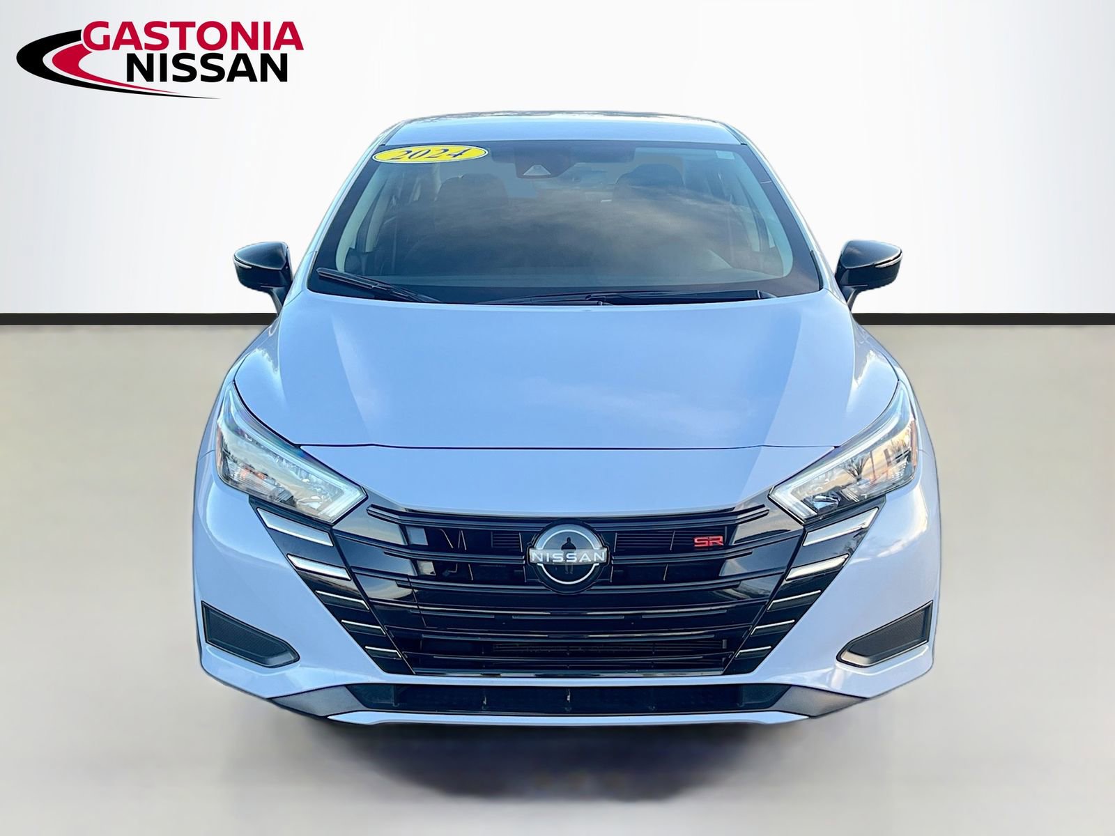 Used 2024 Nissan Versa SR w/ Electronics Package image 2