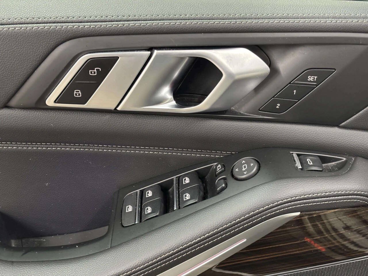 Used 2020 BMW X5 xDrive40i w/ Convenience Package AWD/4WD image 32