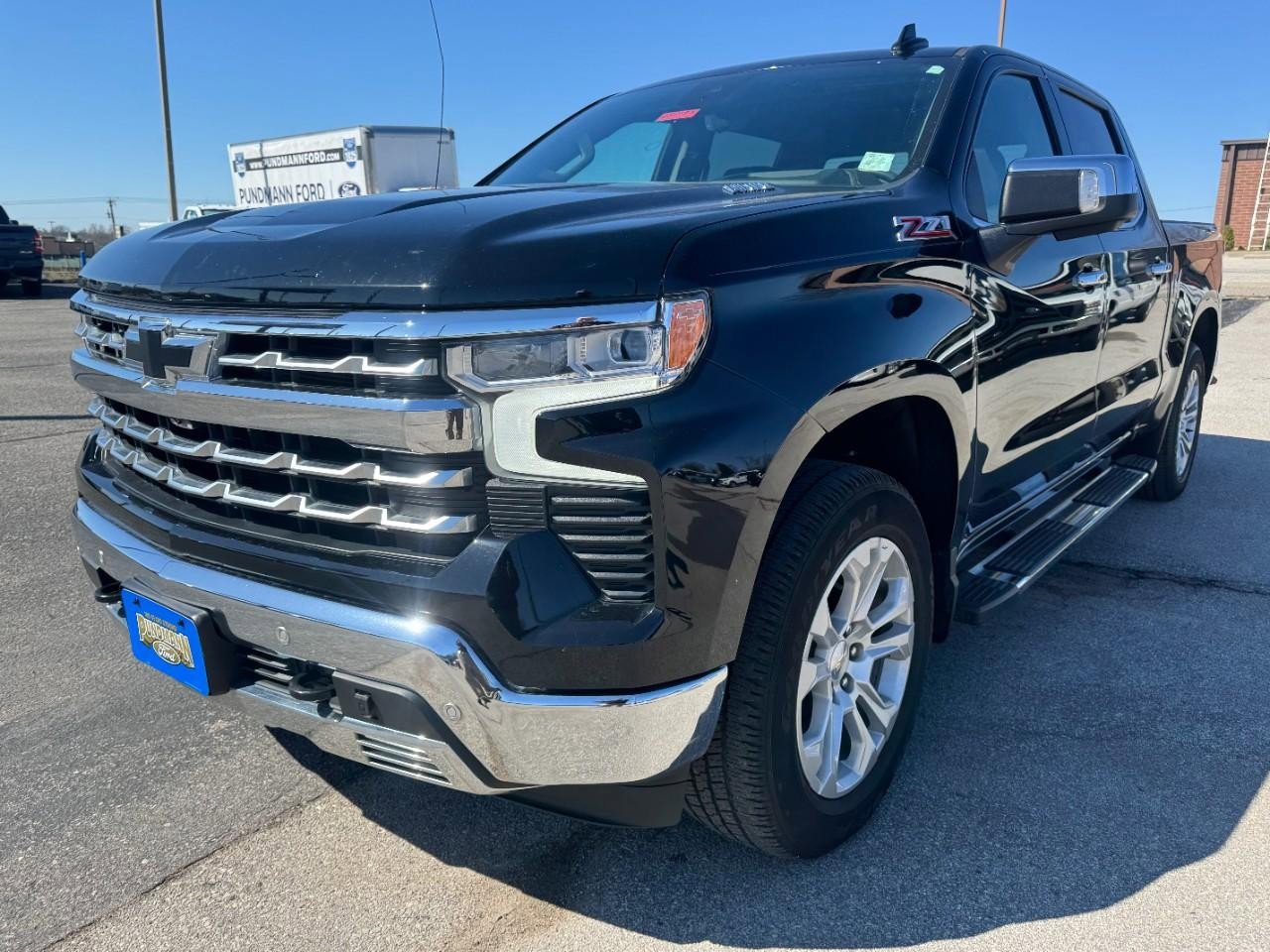 Used 2022 Chevrolet Silverado 1500 LTZ w/ Technology Package image 8