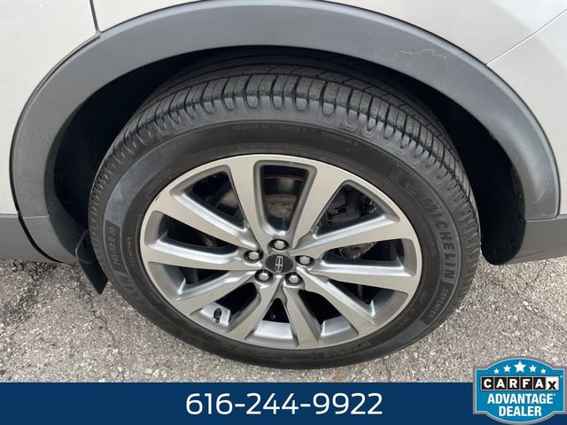 Used 2019 Lincoln Nautilus Select AWD/4WD image 9