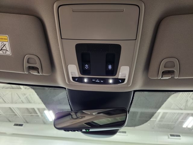 Used 2024 Honda Pilot Touring image 18