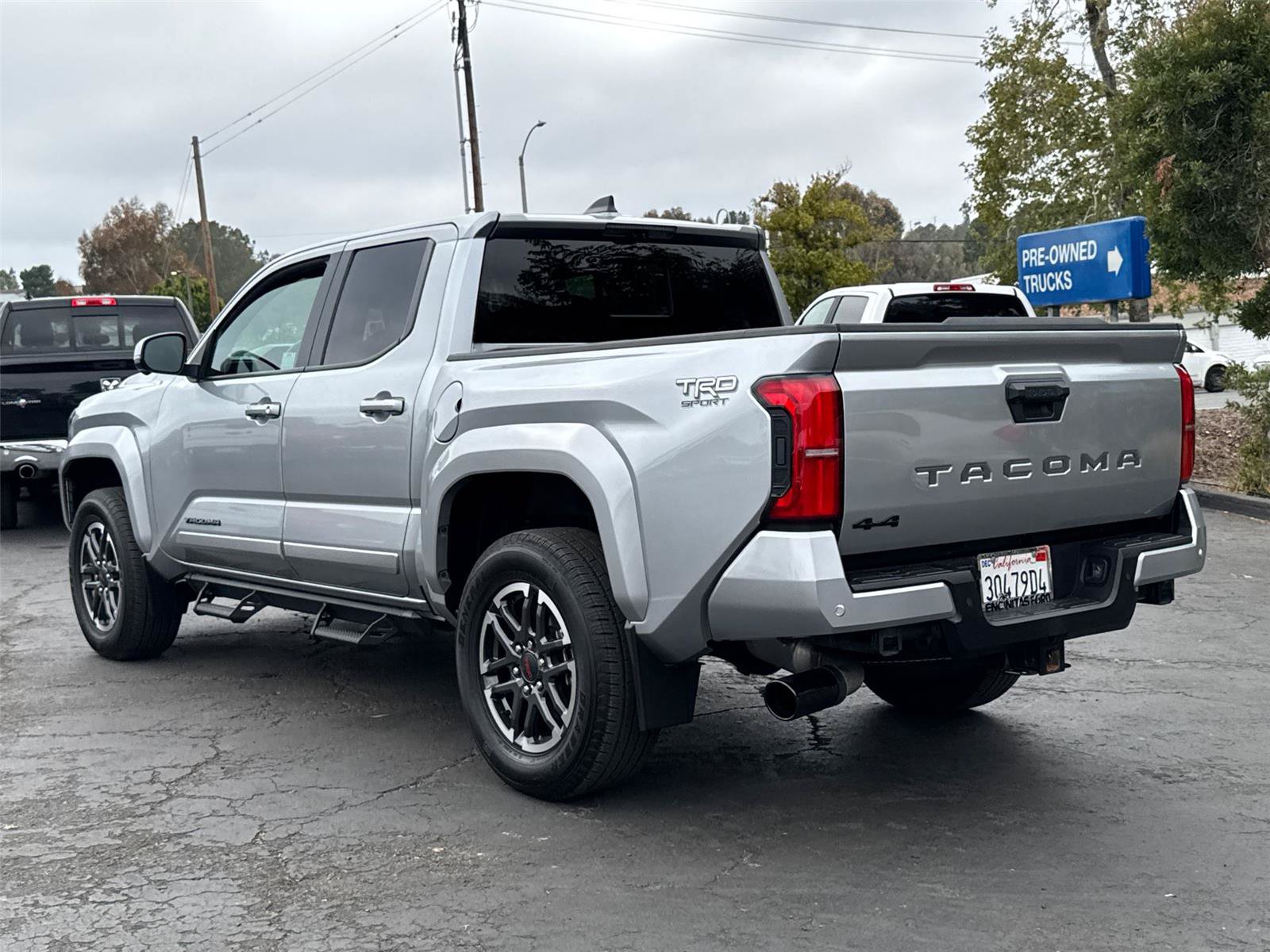 Used 2024 Toyota Tacoma TRD Sport w/ TRD Sport Premium Package AWD/4WD image 10