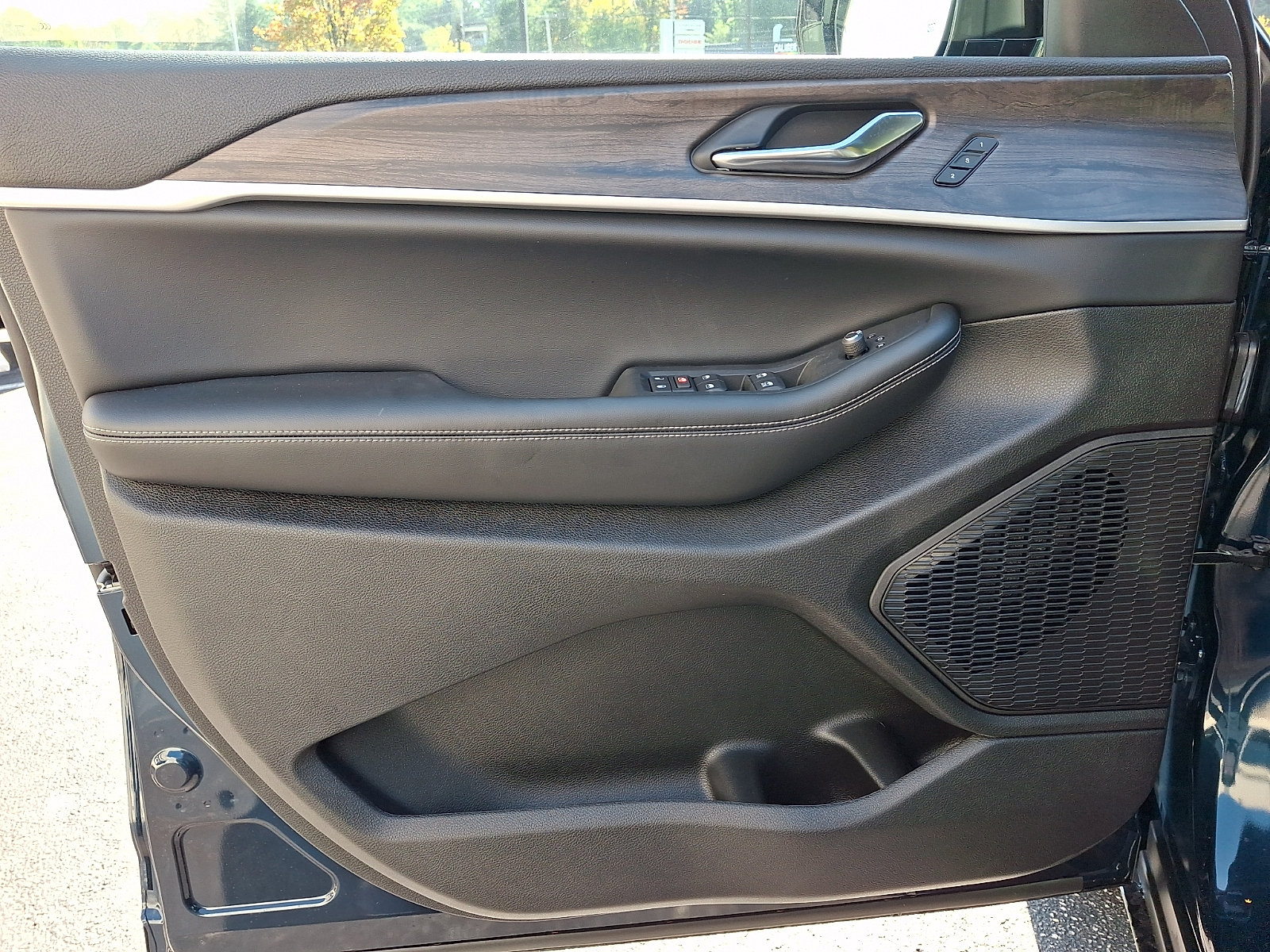 New 2027 Jeep Grand Cherokee Limited AWD/4WD image 8