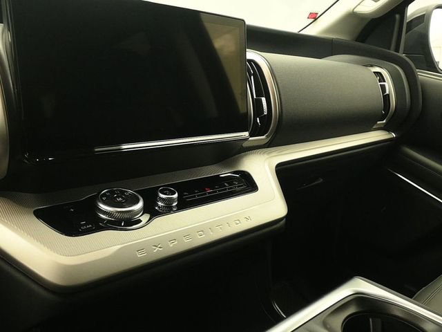 New 2026 Ford Expedition Active AWD/4WD image 14