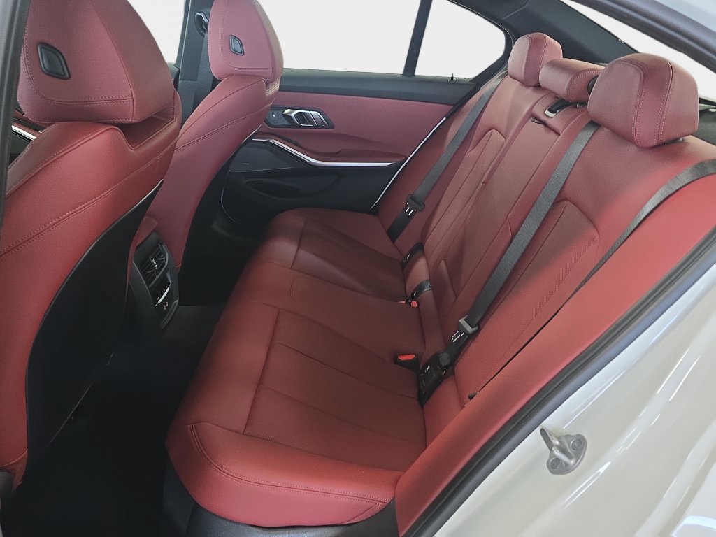 Certified 2026 BMW 330i Sedan w/ M Sport Package RWD image 22
