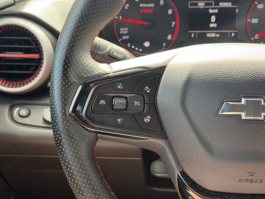 Used 2025 Chevrolet Trax RS FWD image 12