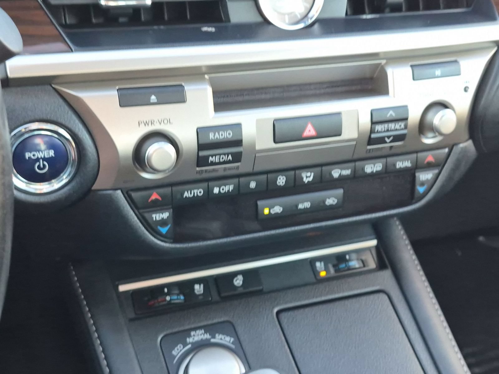 Used 2016 Lexus ES 300h w/ Navigation System Package FWD image 26
