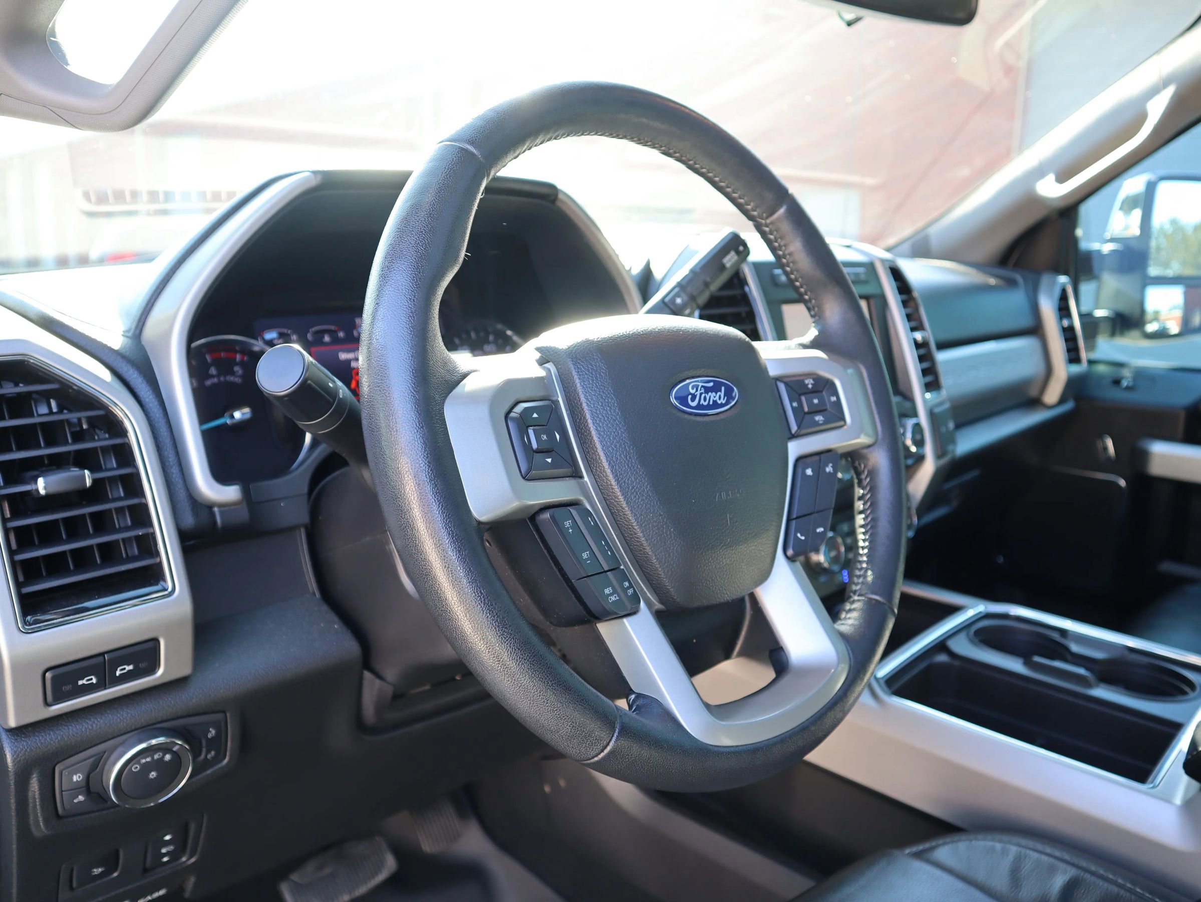 Used 2020 Ford F350 Lariat w/ Lariat Ultimate Package image 15