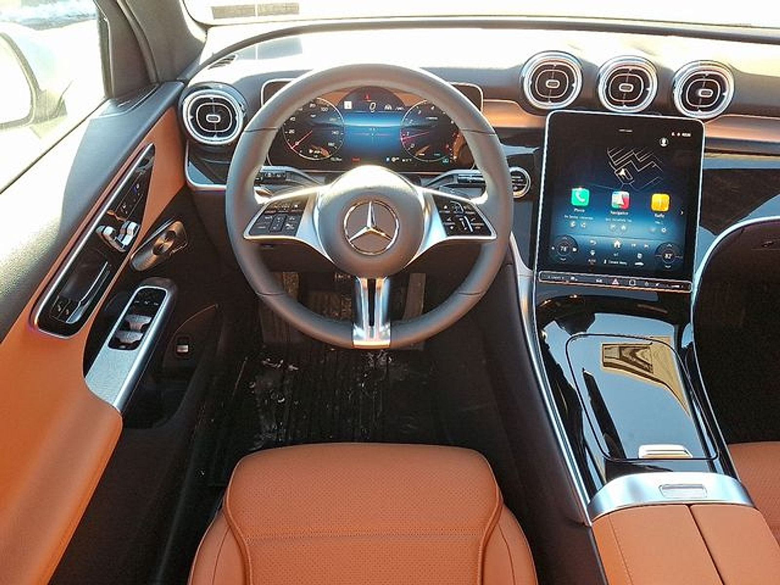Used 2026 Mercedes-Benz GLC 300 4MATIC image 9