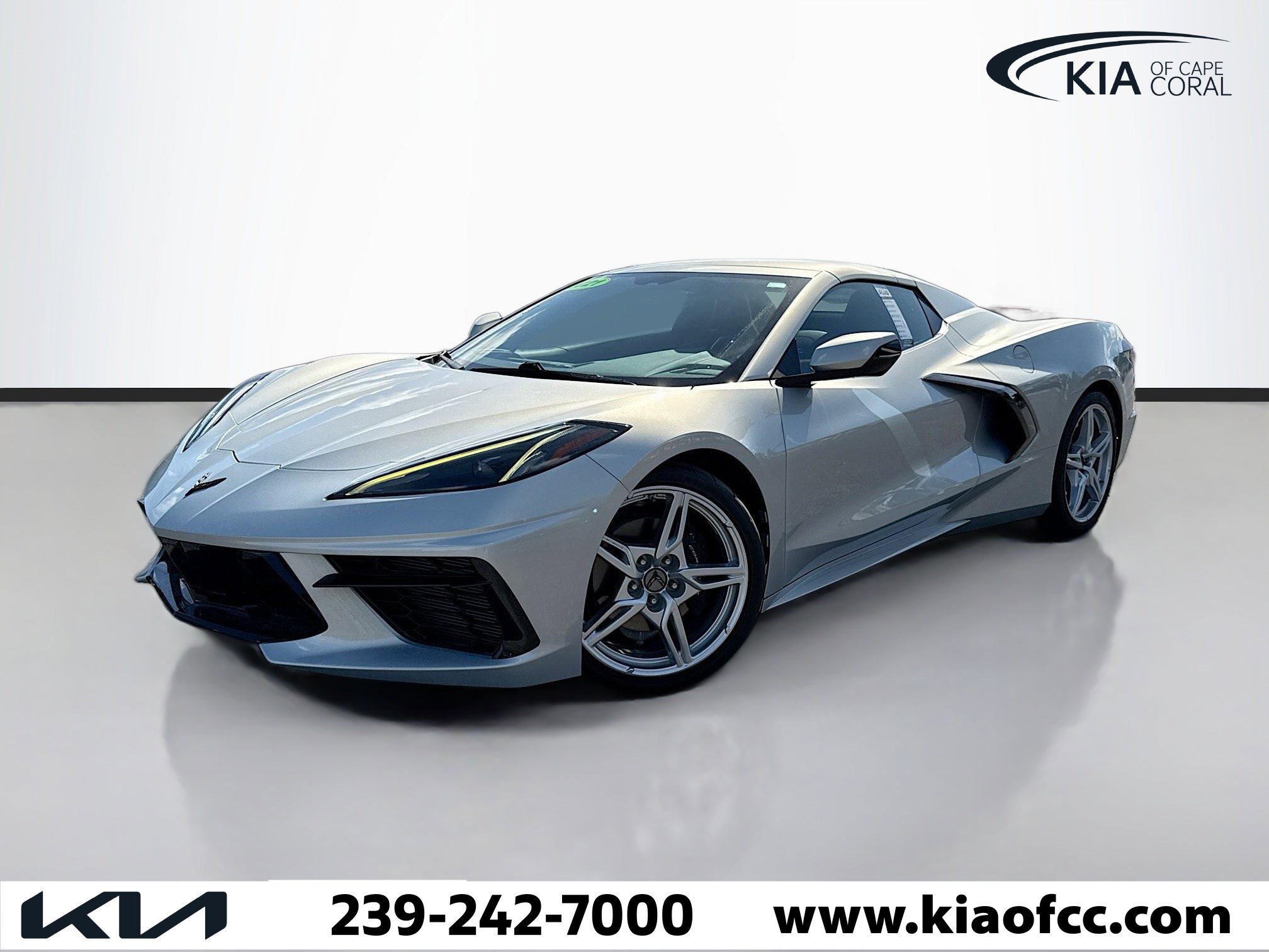 Used 2021 Chevrolet Corvette Stingray Convertible w/ 1LT image 2