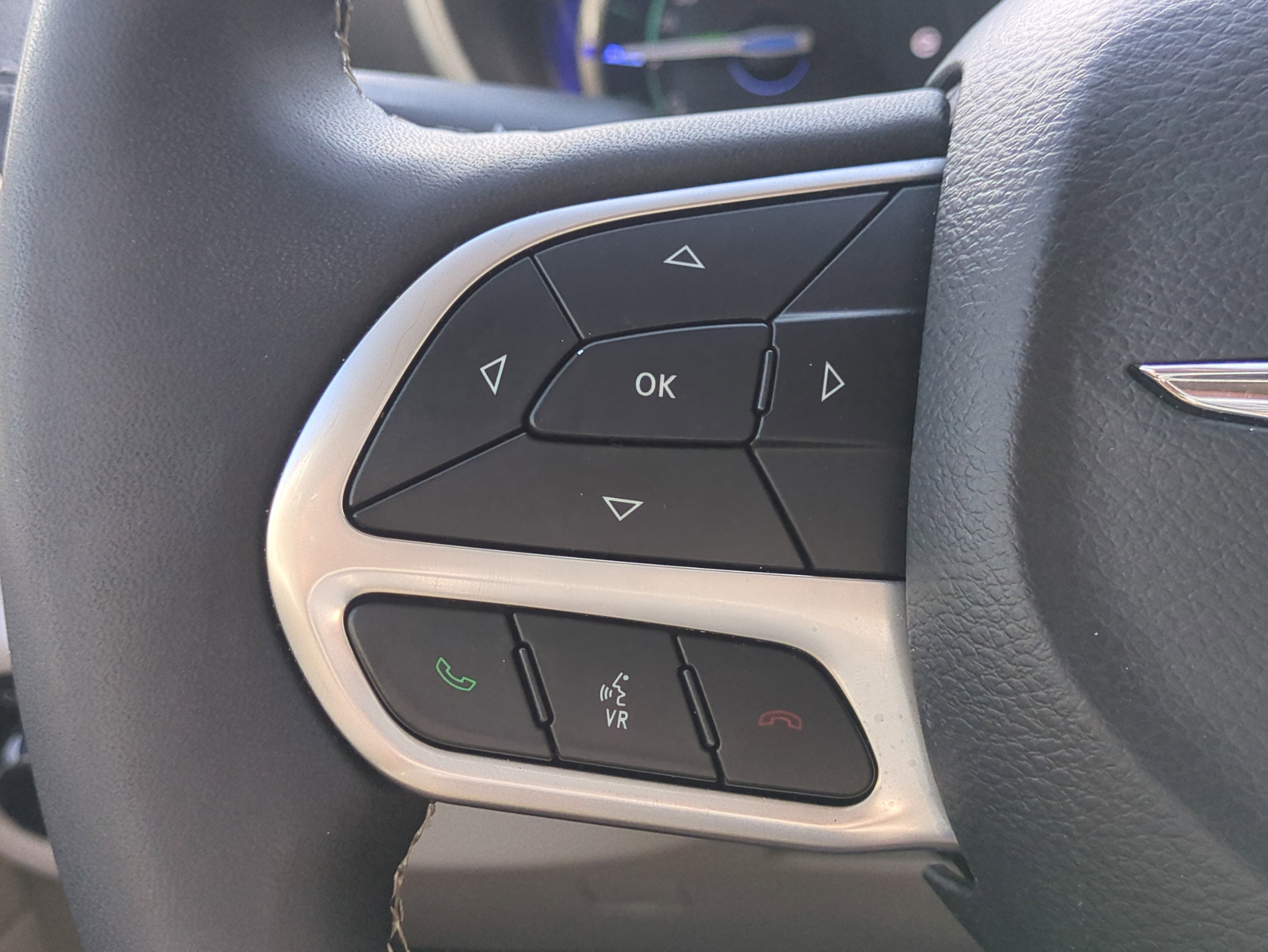 Certified 2024 Chrysler Pacifica Select image 27