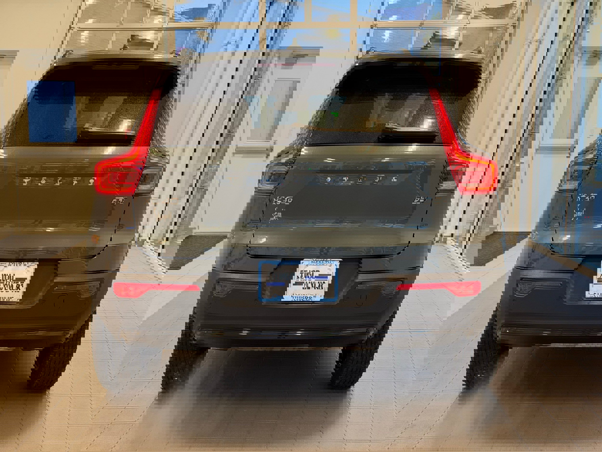 New 2026 Volvo XC40 B5 Ultra w/ Protection Package Premier image 6