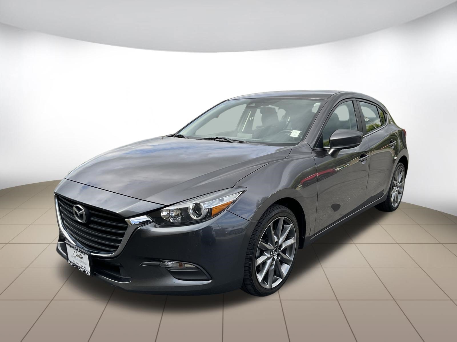 Used 2018 MAZDA MAZDA3 Touring FWD image 3