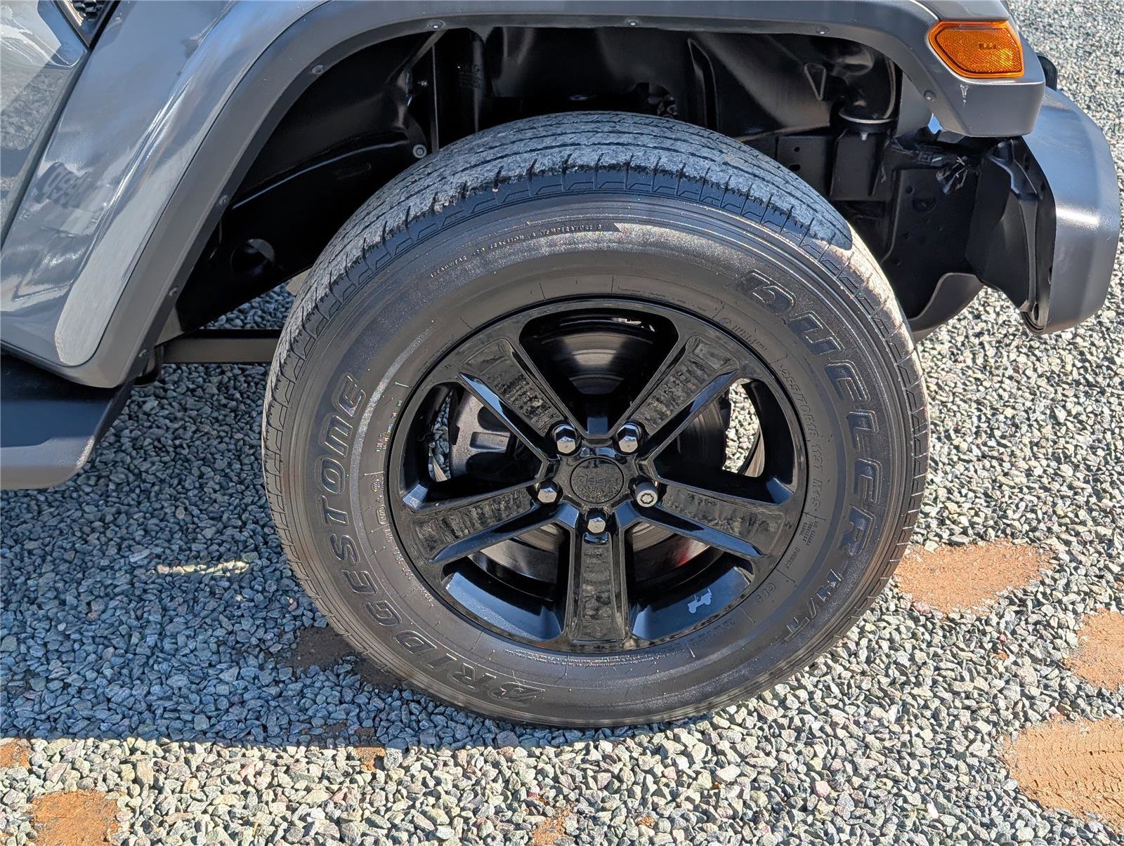 Used 2020 Jeep Wrangler Unlimited Sahara image 10