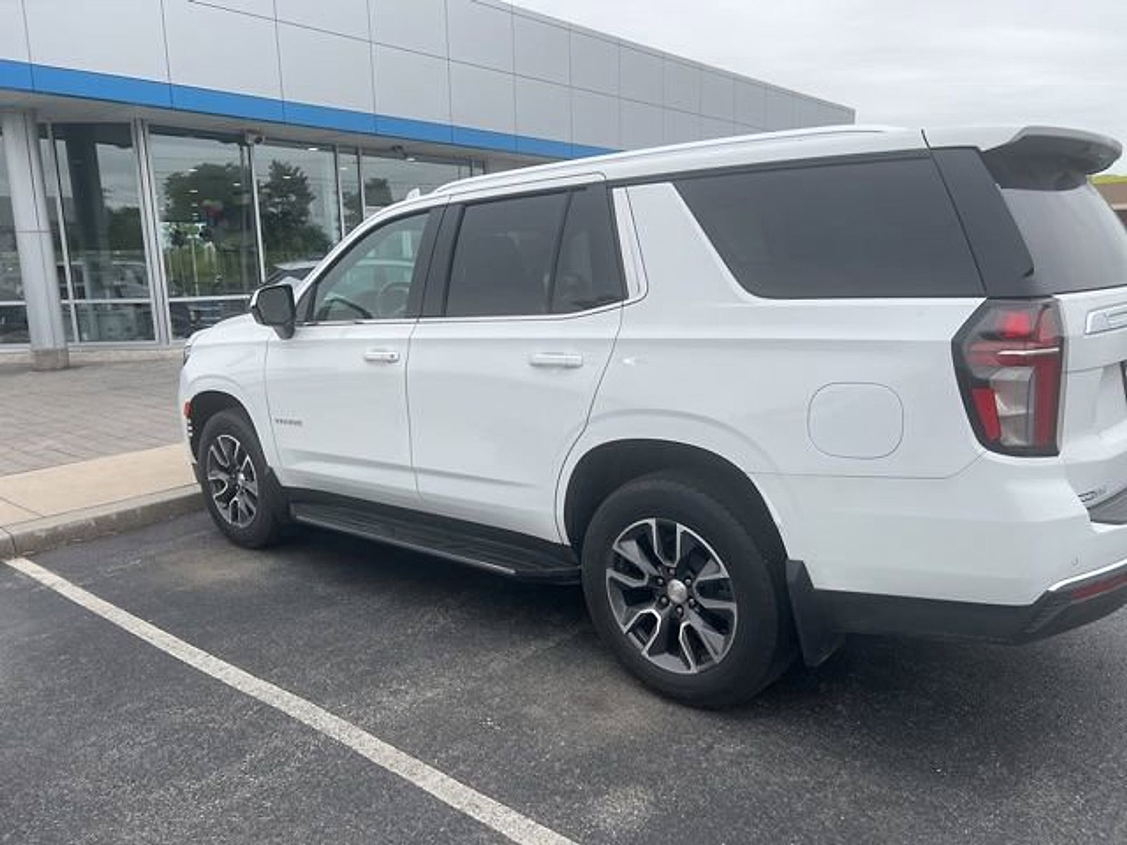 Used 2021 Chevrolet Tahoe LS AWD/4WD image 4