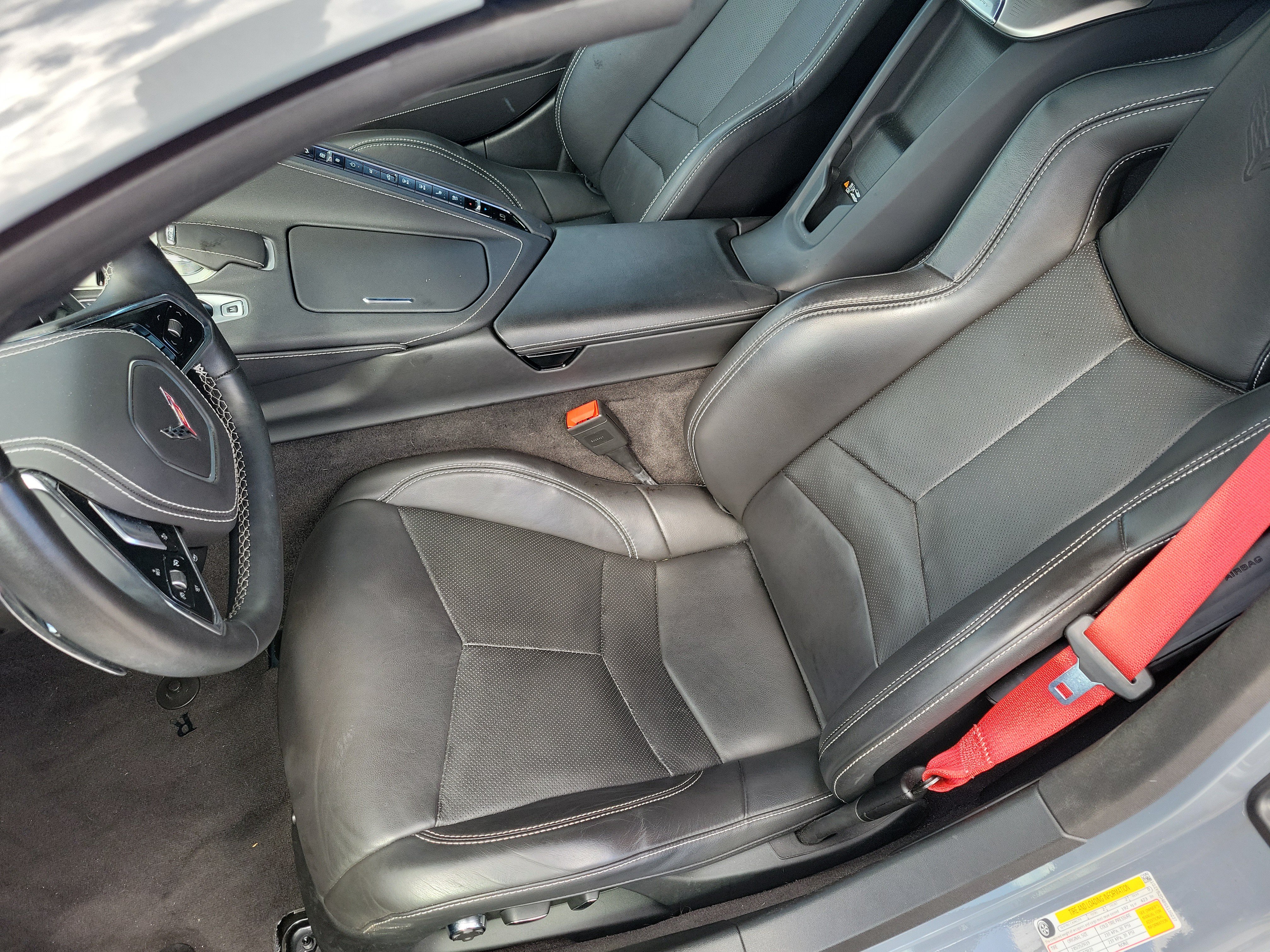 Used 2025 Chevrolet Corvette Stingray Preferred Cpe w/ 2LT RWD image 19