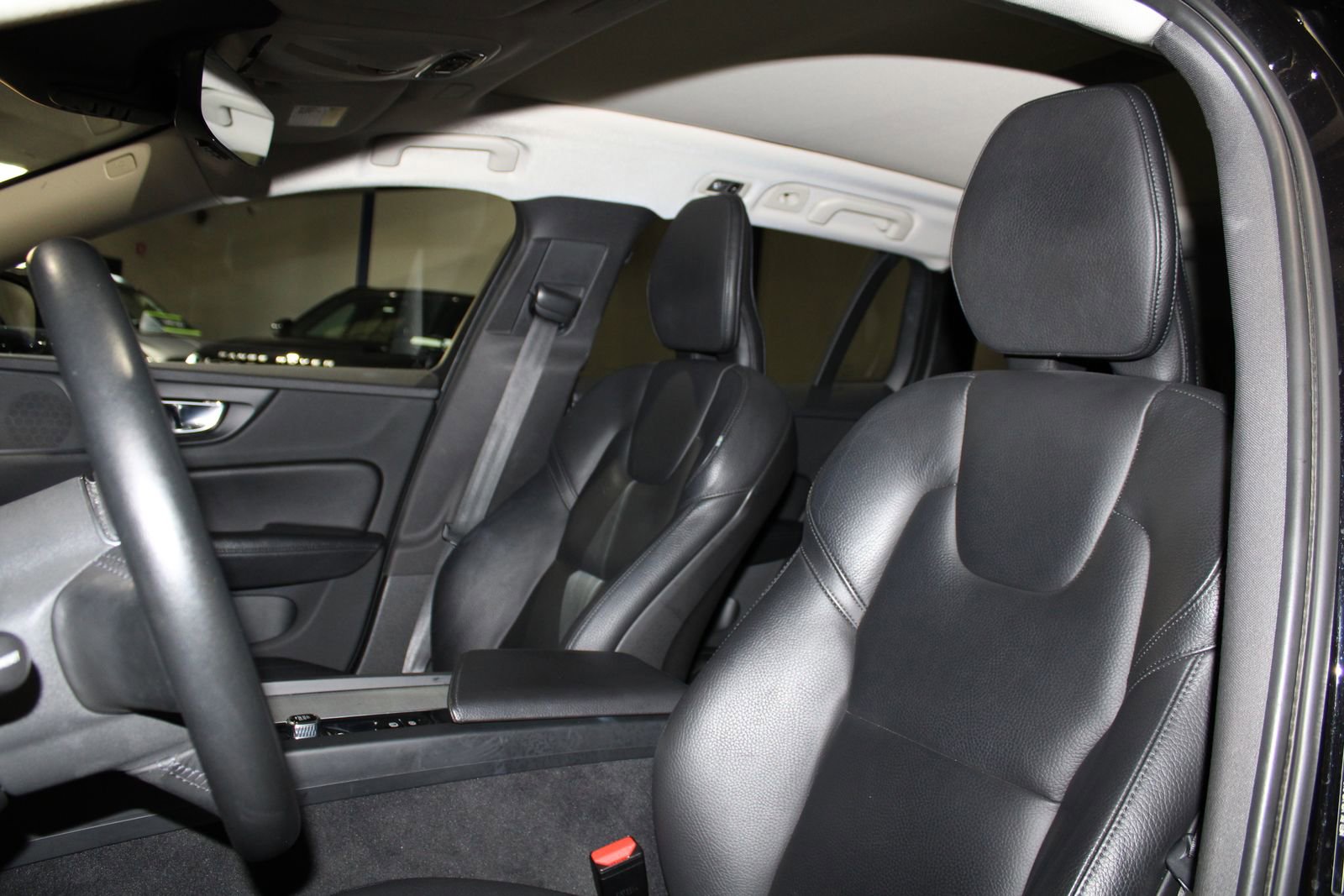 Used 2021 Volvo V60 T5 Cross Country w/ Climate Package image 24