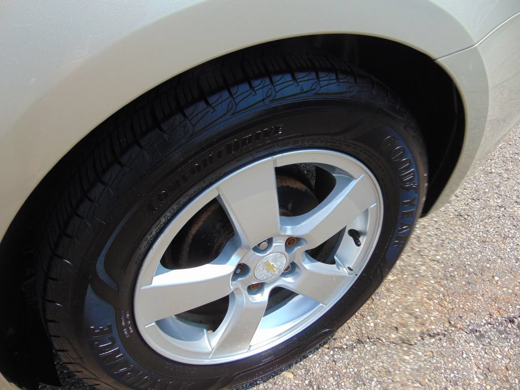 Used 2015 Chevrolet Cruze LT FWD image 25