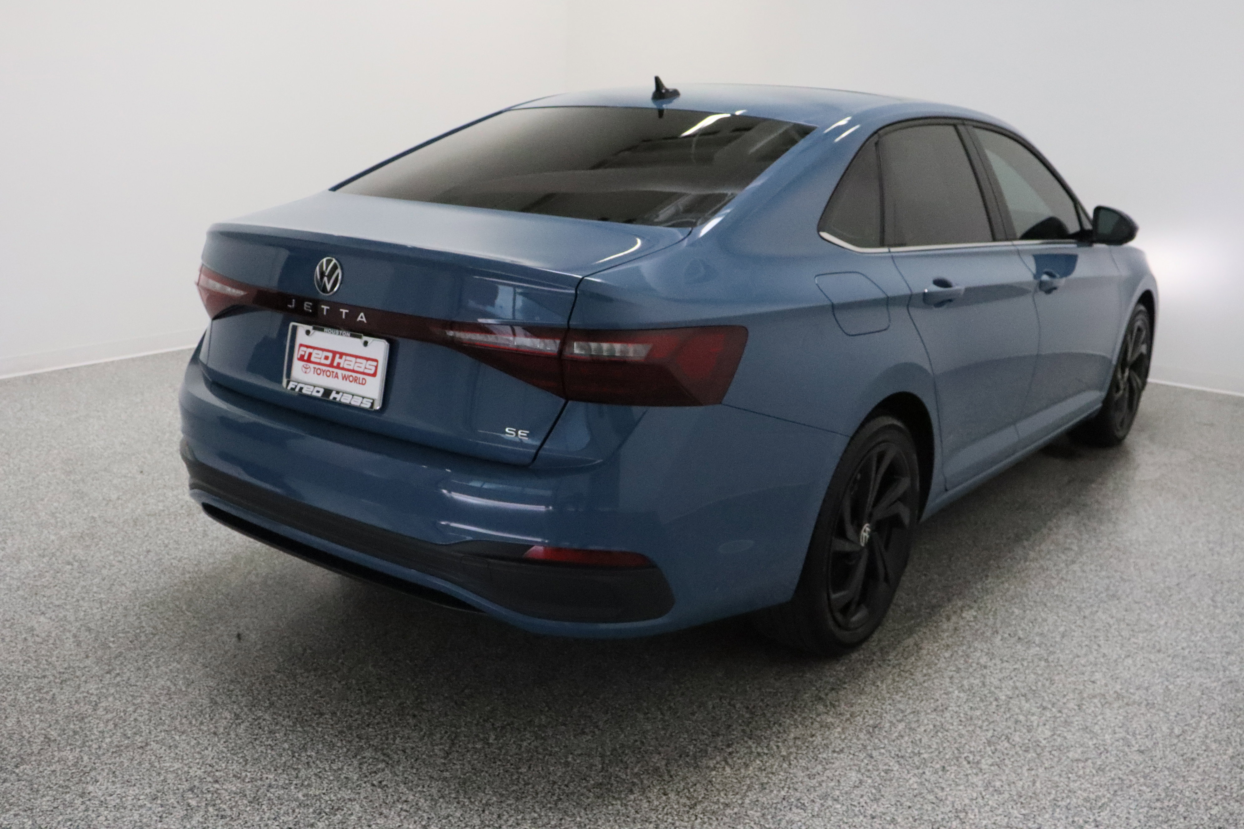 Used 2025 Volkswagen Jetta SE image 7