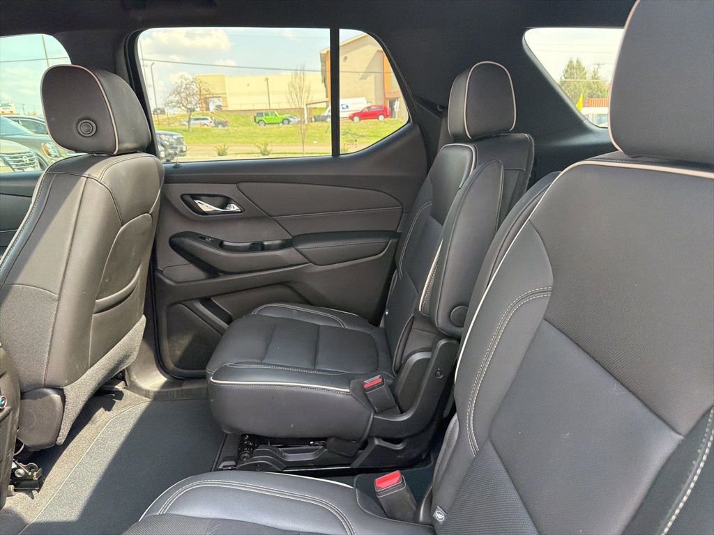 Used 2023 Chevrolet Traverse Premier image 16