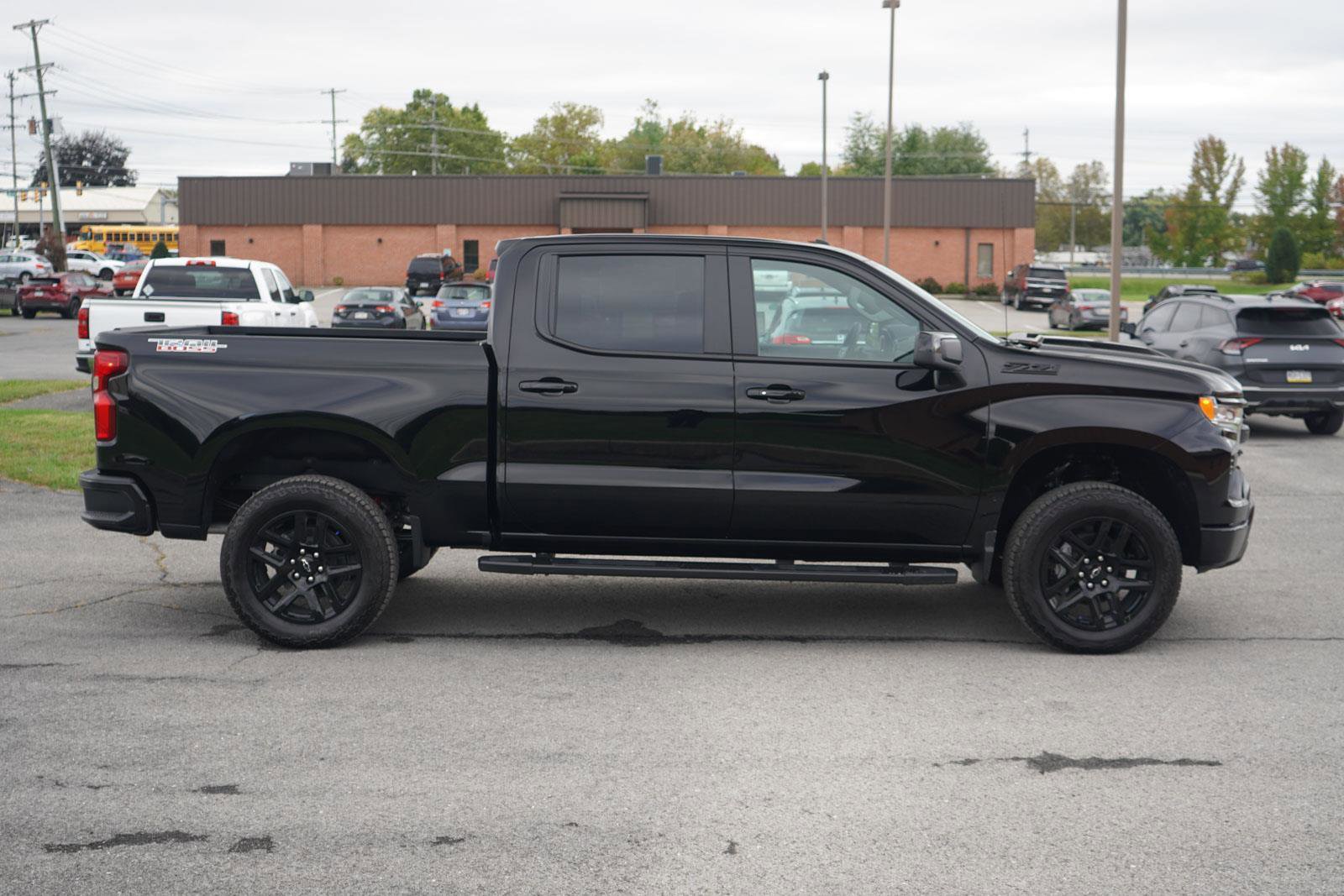 New 2026 Chevrolet Silverado 1500 LT Trail Boss w/ Convenience Package II image 2