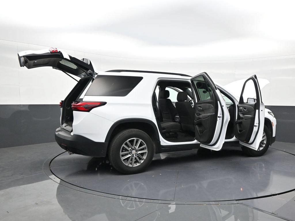 Used 2023 Chevrolet Traverse LT FWD image 25
