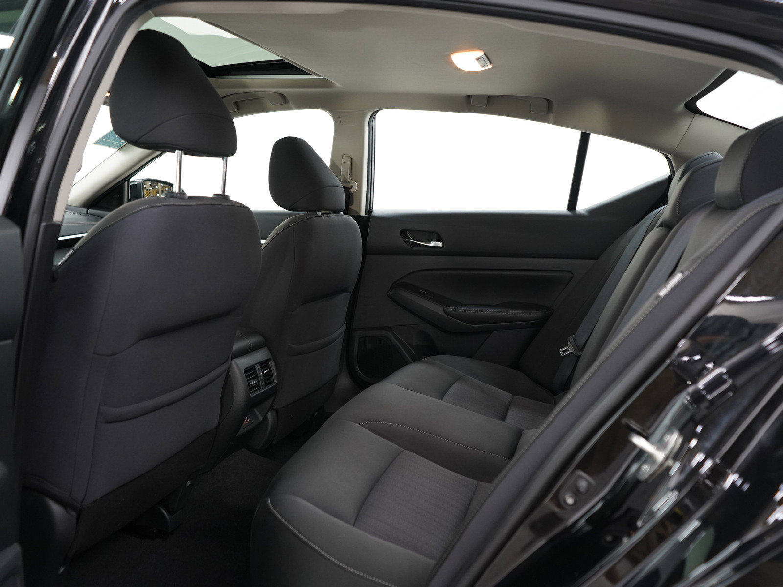 Used 2019 Nissan Altima 2.5 SV AWD/4WD image 16