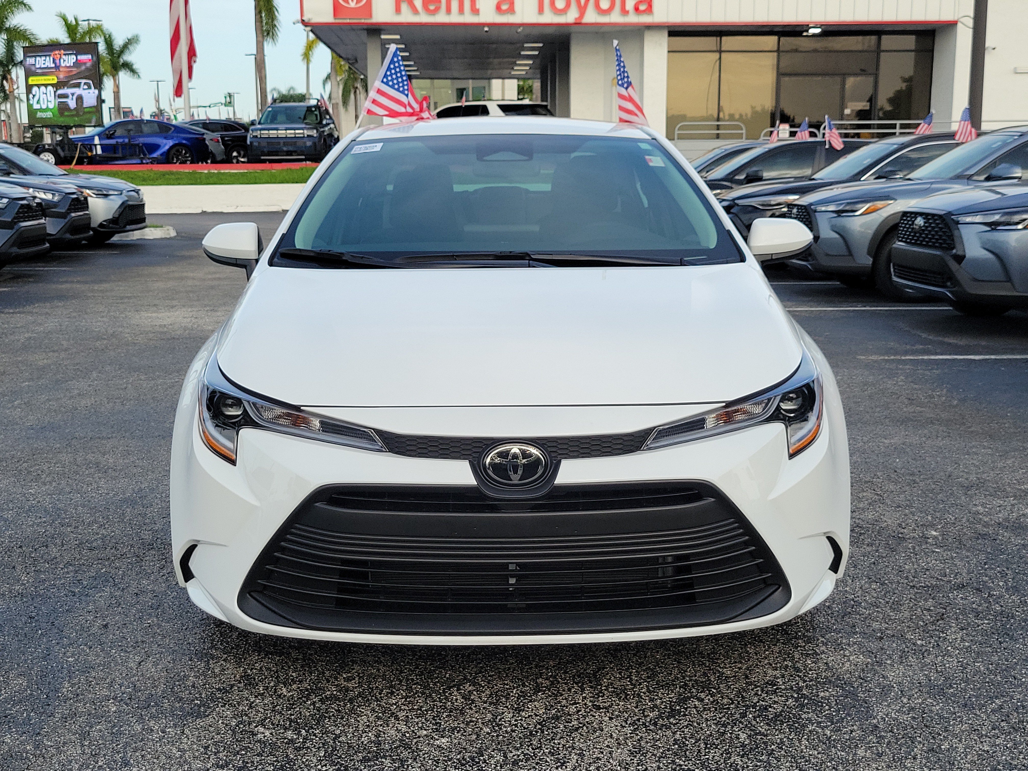 Used 2025 Toyota Corolla LE FWD image 4