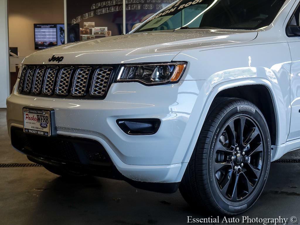 Used 2021 Jeep Grand Cherokee Laredo X AWD/4WD image 3