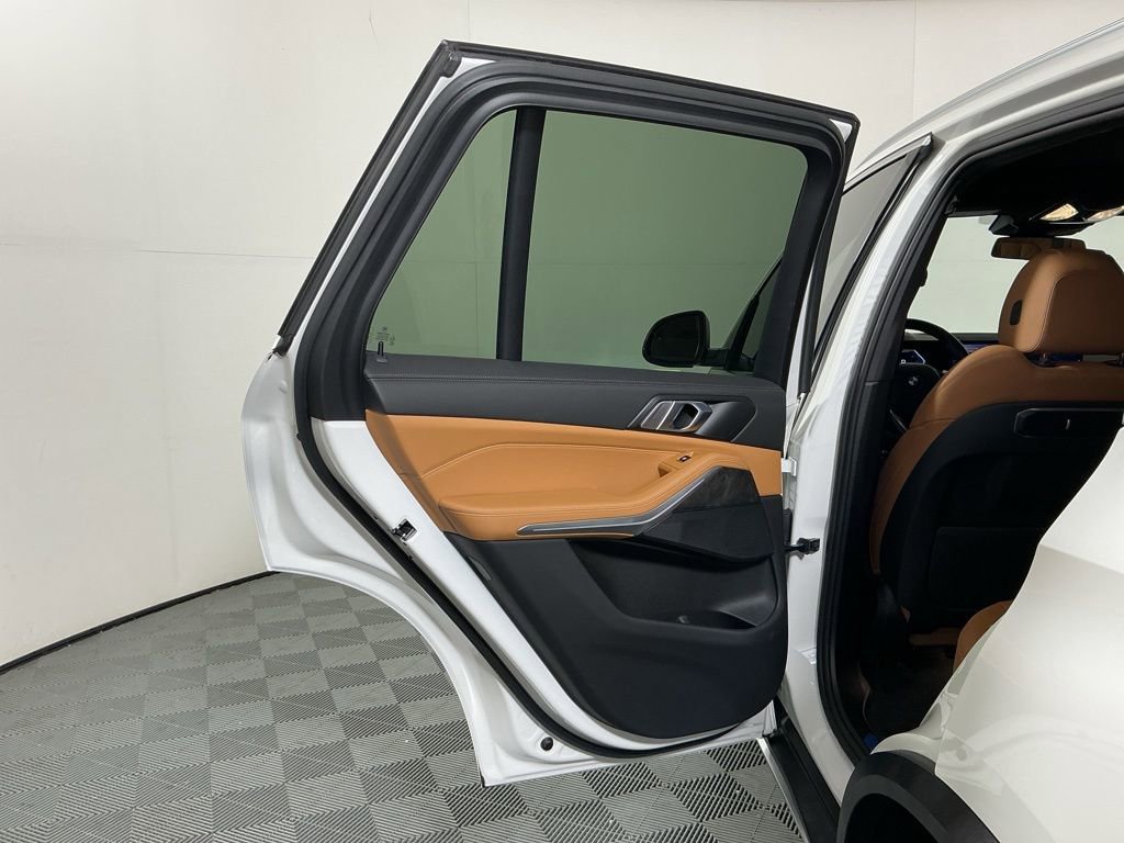 Certified 2024 BMW X5 sDrive40i w/ Parking Assistance Package RWD image 24