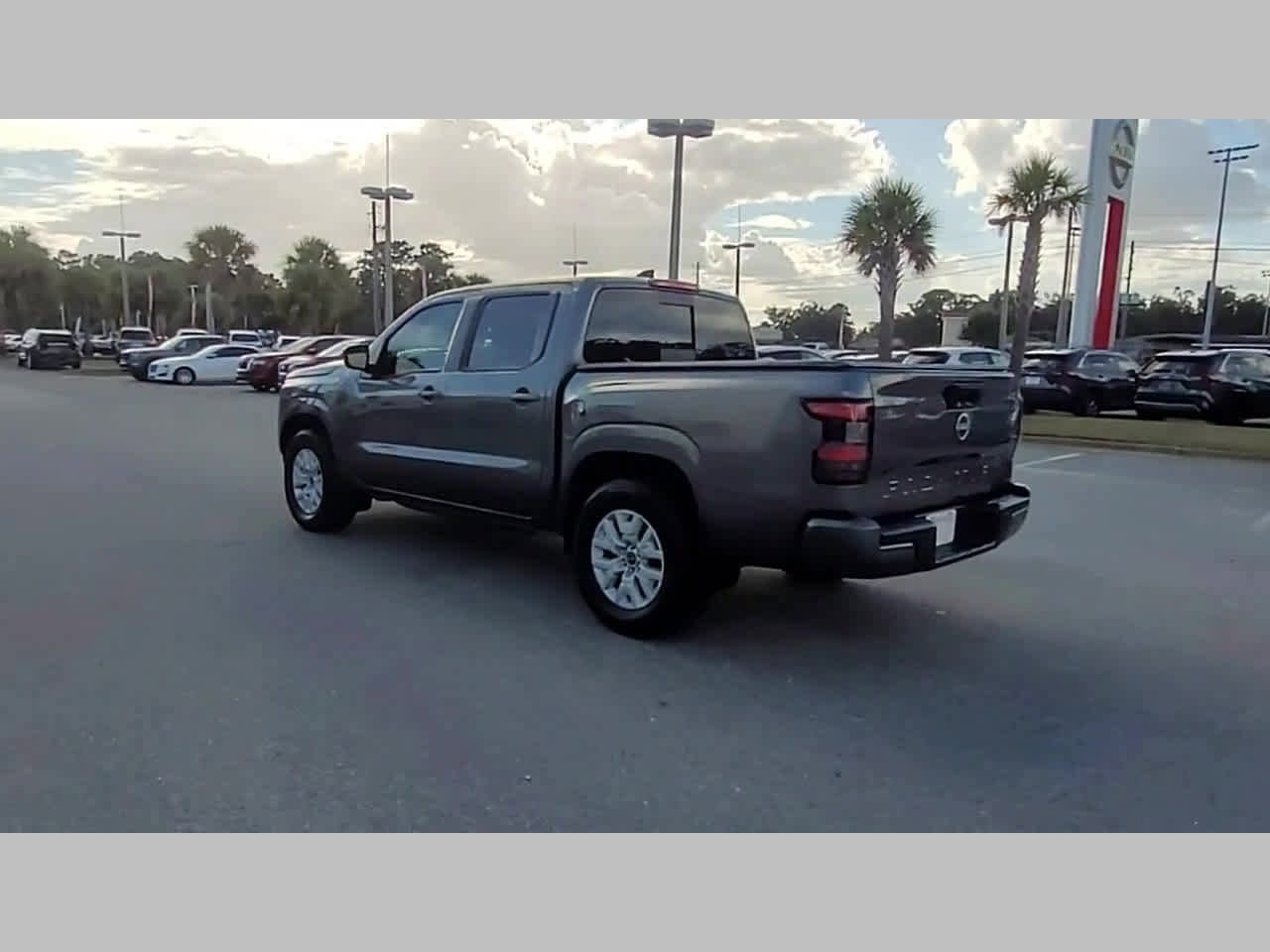 Used 2023 Nissan Frontier SV w/ SV Convenience Package image 28