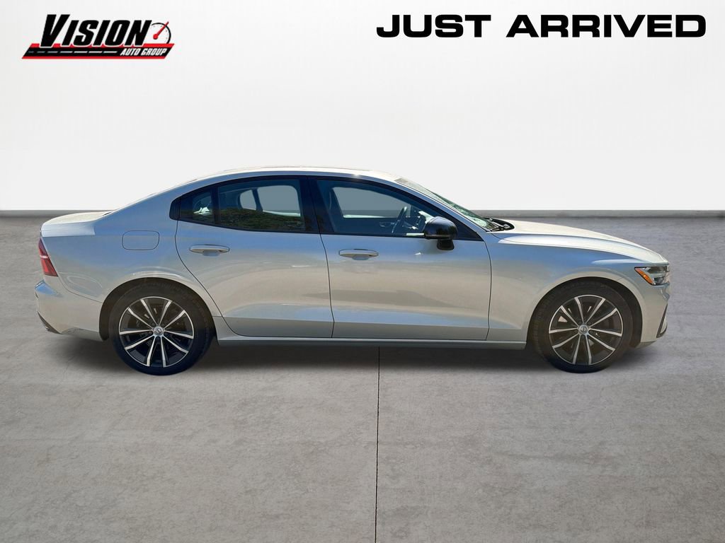 Used 2021 Volvo S60 T5 Momentum w/ Advanced Package AWD/4WD image 4