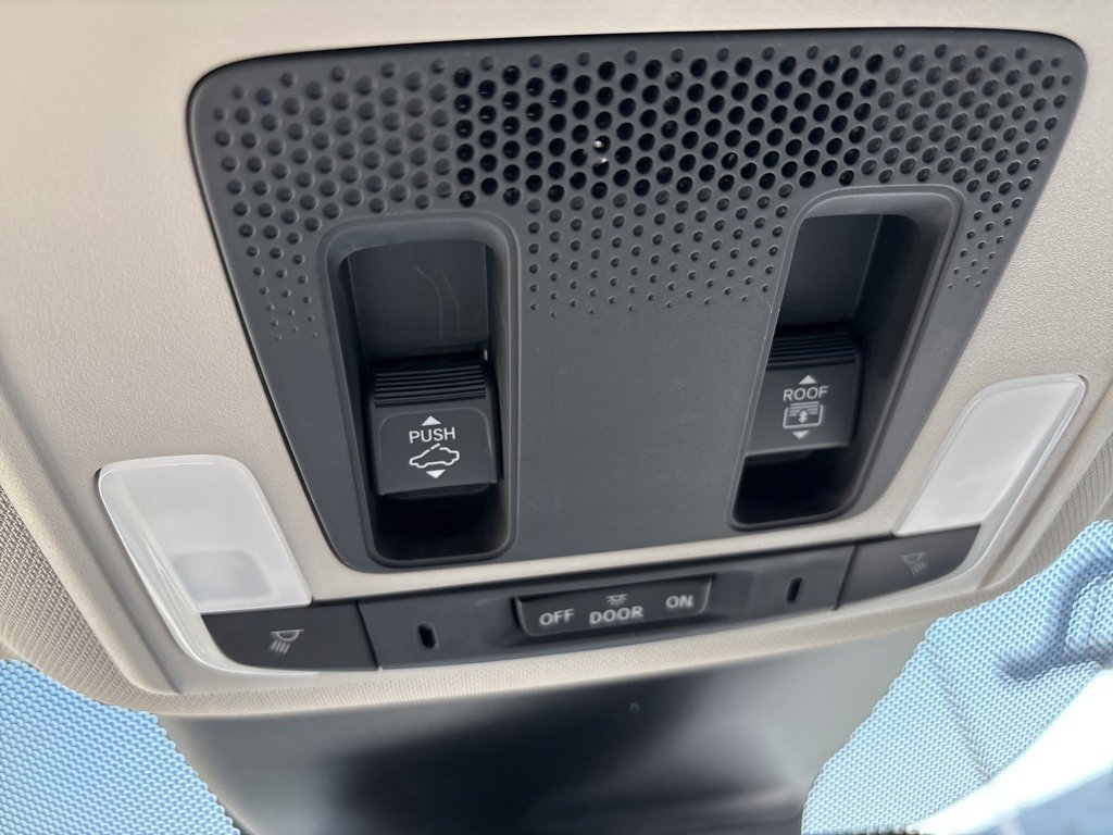 New 2025 Honda Pilot Touring image 37