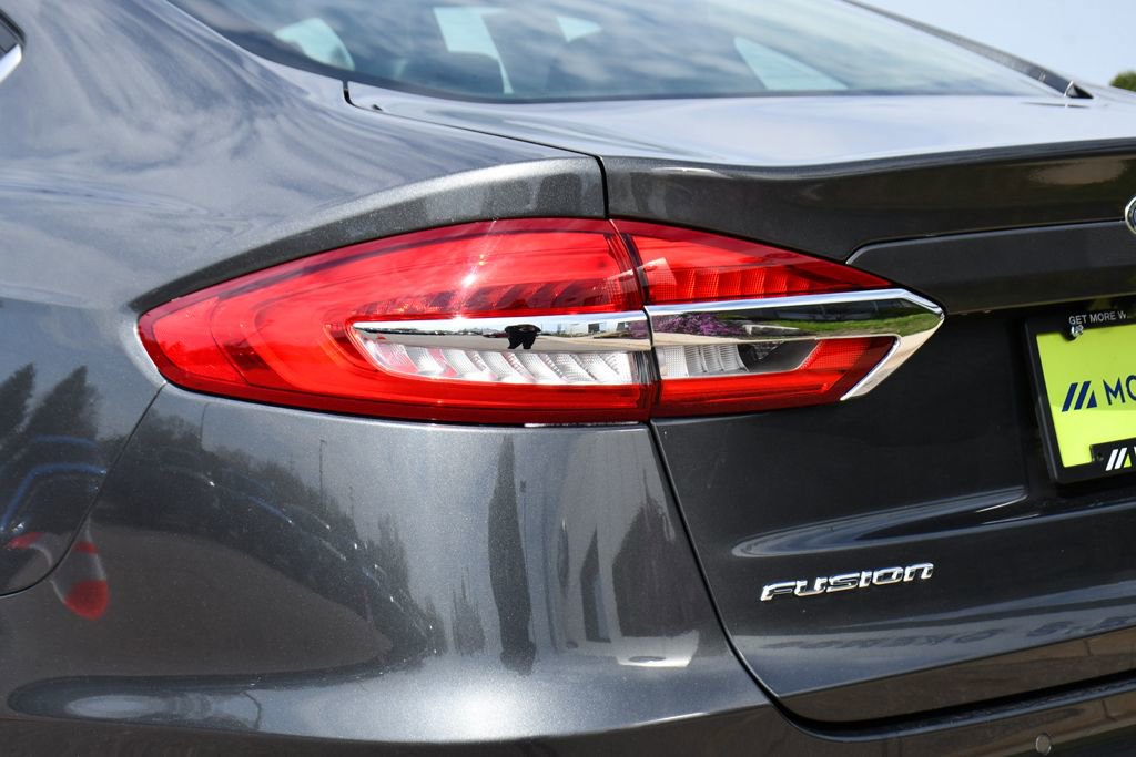 Used 2020 Ford Fusion SEL FWD image 40