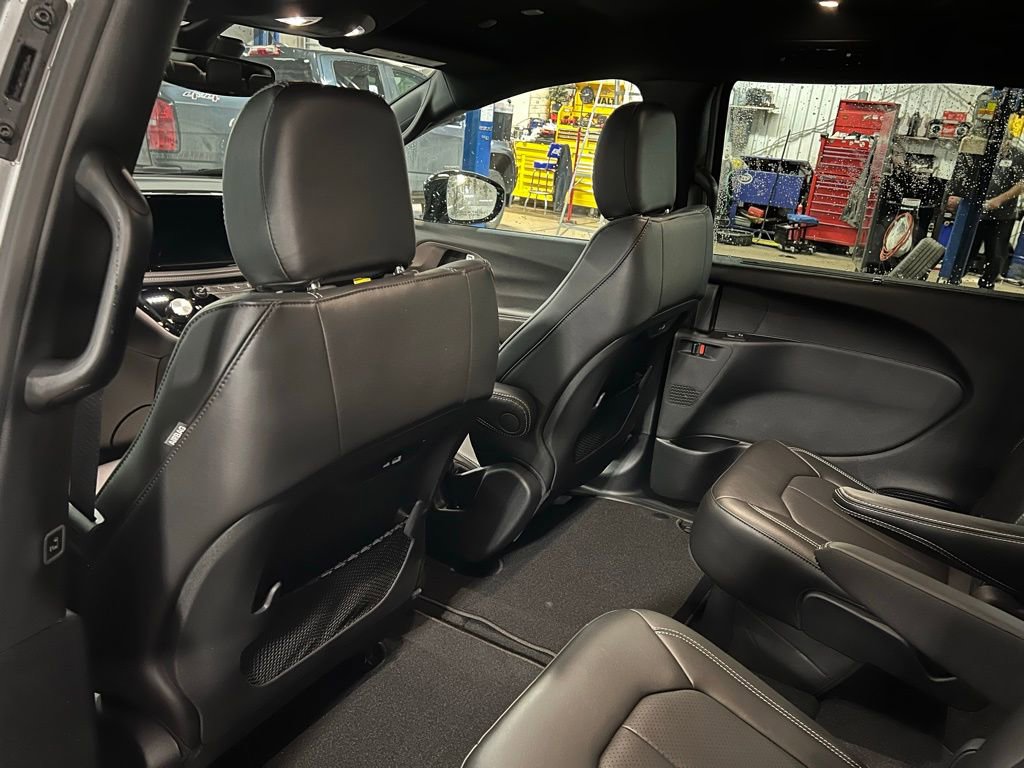 New 2026 Chrysler Pacifica Select w/ S Appearance Package FWD image 22