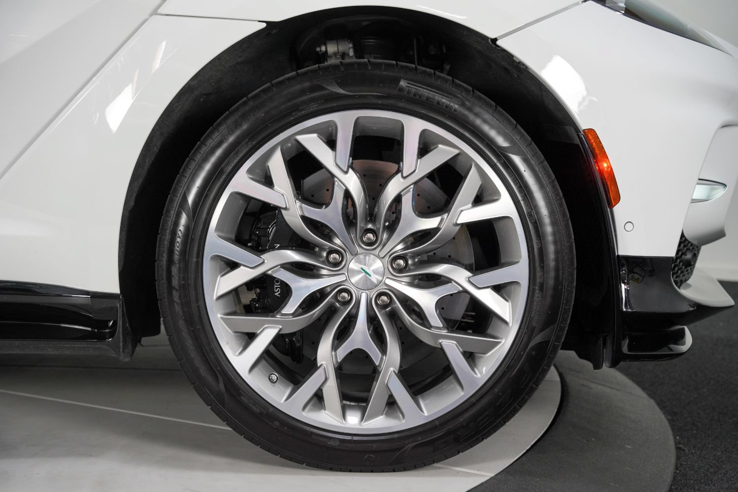 Used 2023 Aston Martin DBX 707 AWD/4WD image 25