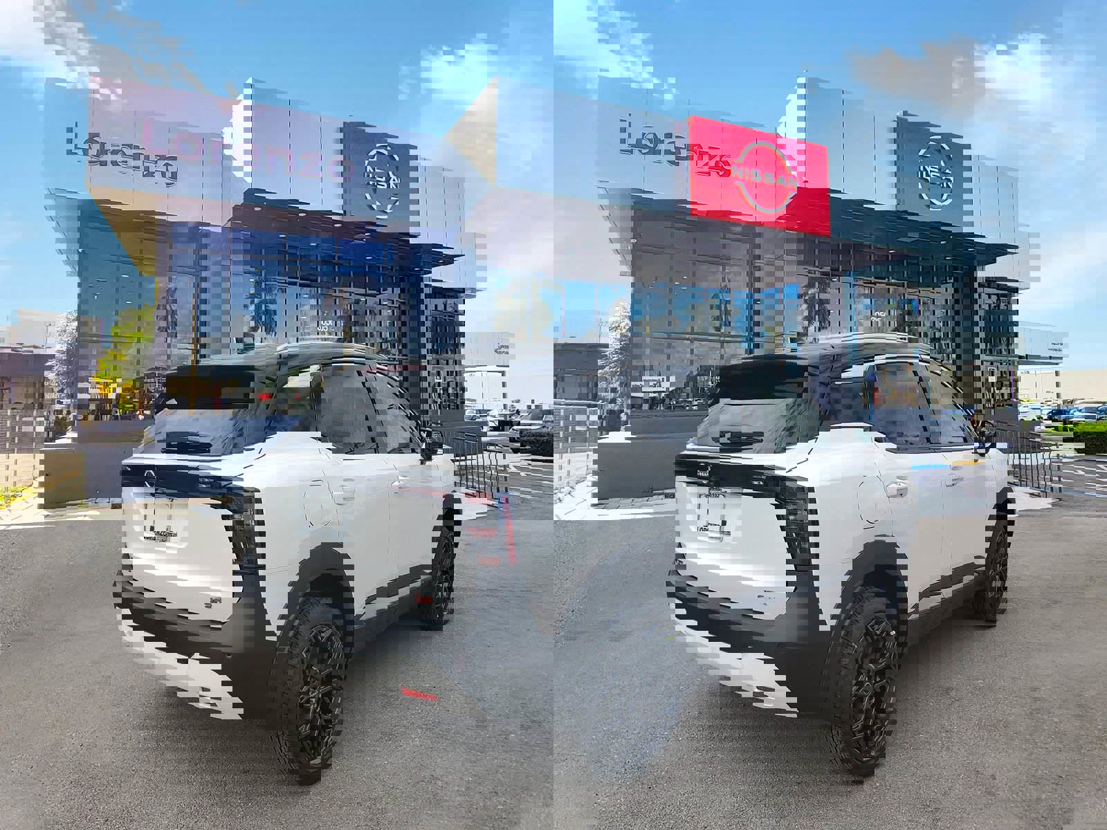 New 2026 Nissan Kicks SR image 4