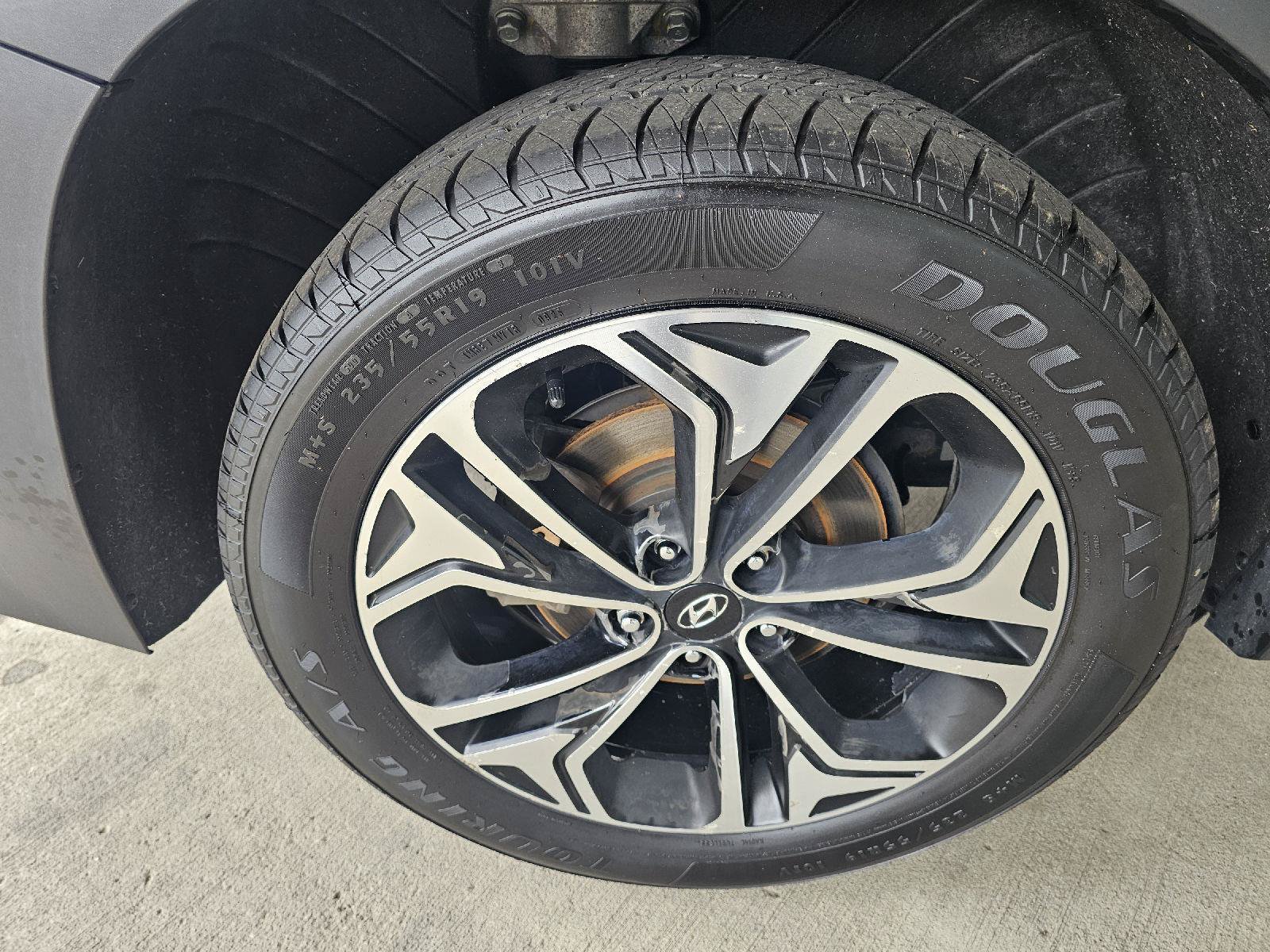 Used 2019 Hyundai Santa Fe Limited FWD image 10