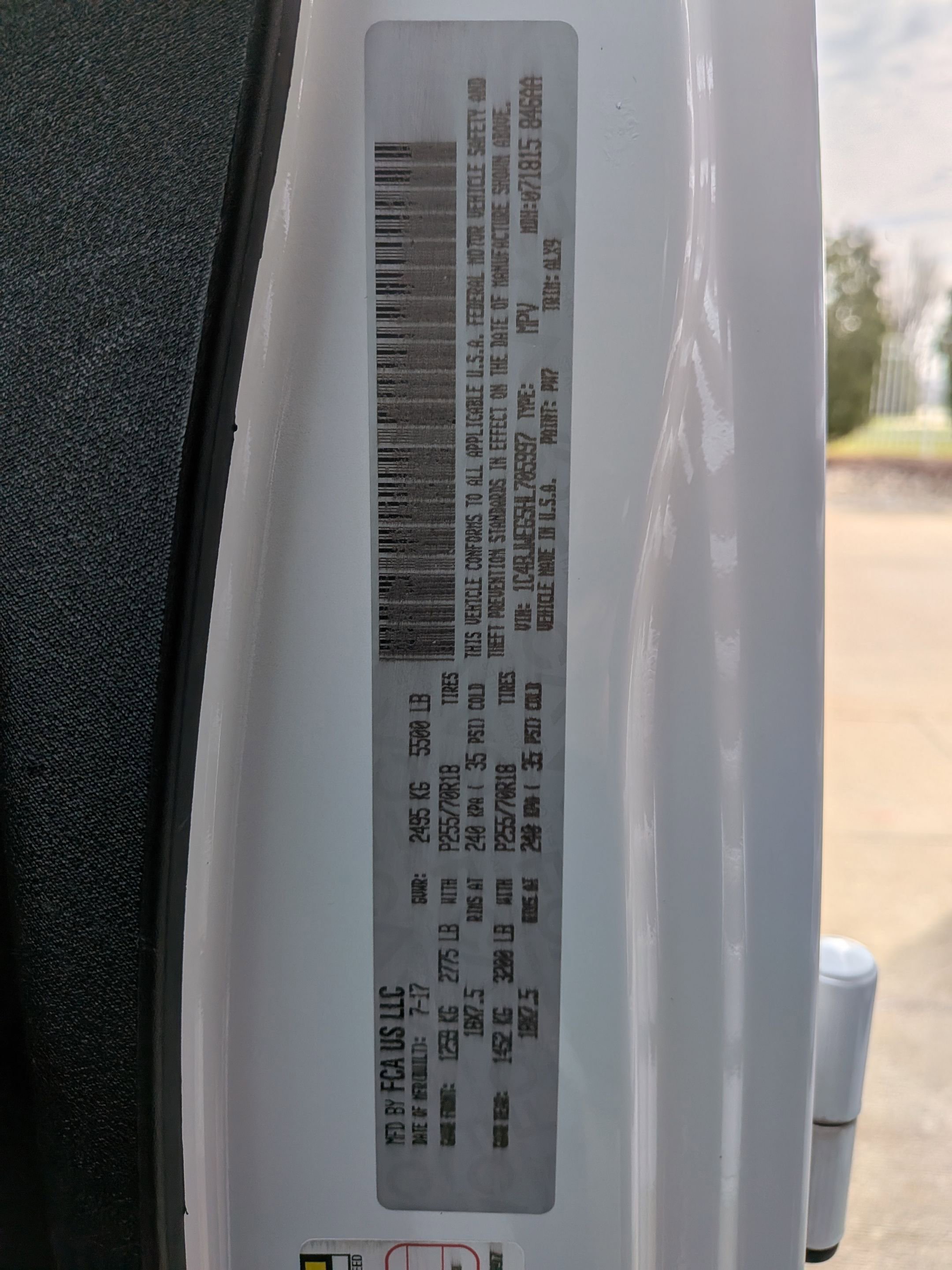 Used 2017 Jeep Wrangler Unlimited Sahara w/ Connectivity Group image 30