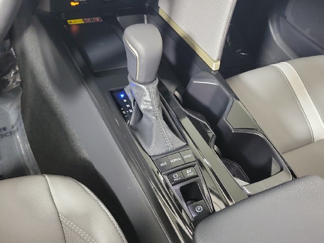 Used 2026 Toyota Camry SE FWD image 30