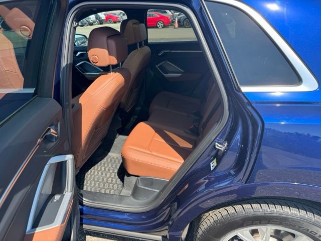 Certified 2025 Audi Q3 2.0T Premium w/ Convenience Package AWD/4WD image 27