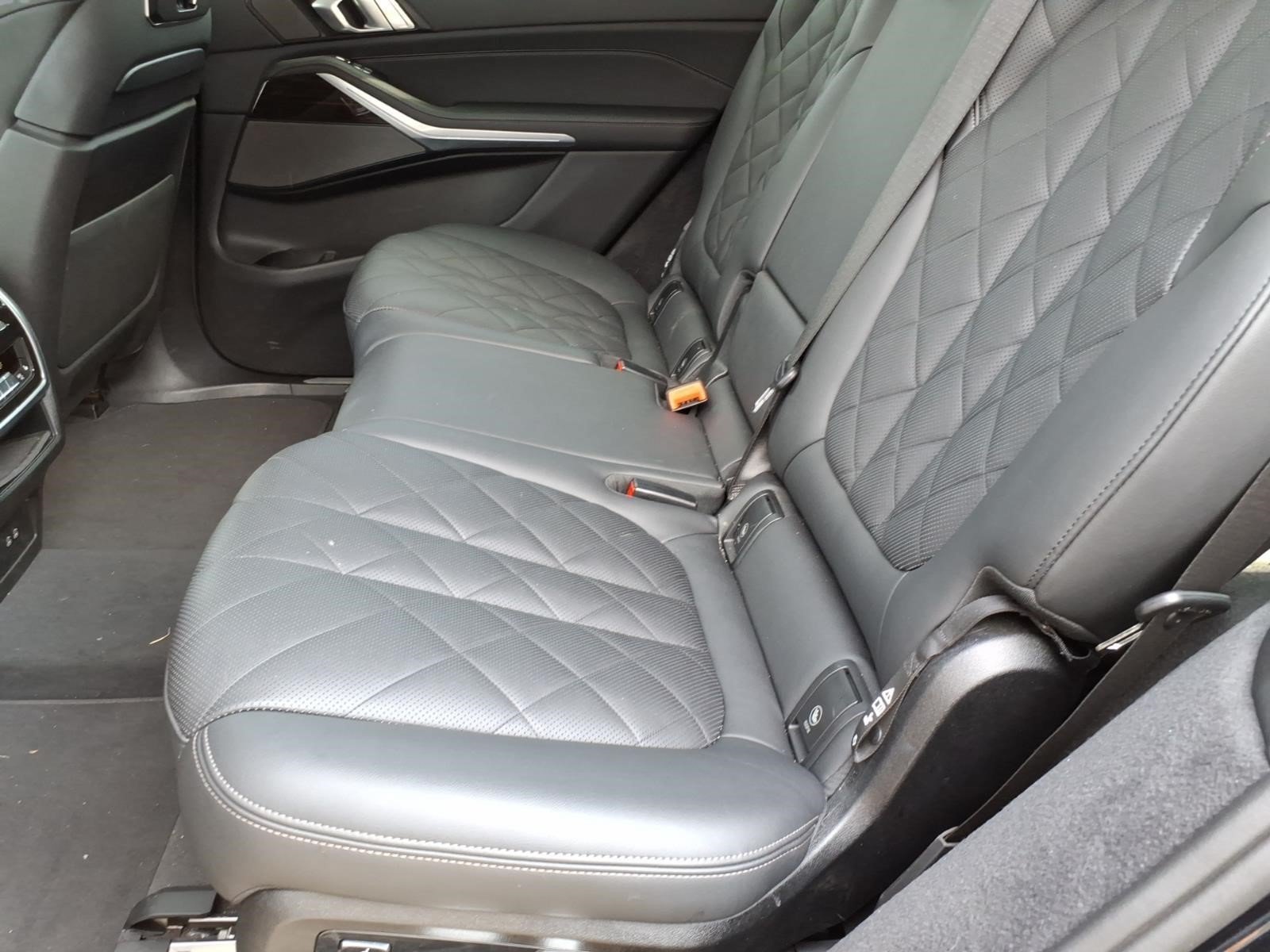 Used 2024 BMW X7 xDrive40i w/ Executive Package AWD/4WD image 8